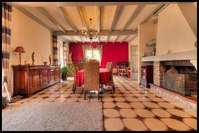 Maison de 195 m2, 5 chambres, sur terrain 3784 m2